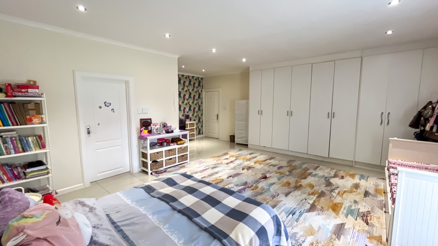 To Let 10 Bedroom Property for Rent in Constantia Western Cape